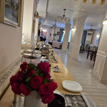 Royal فندق