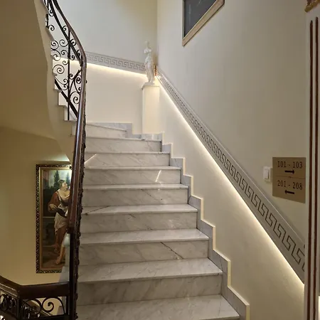 Royal فندق