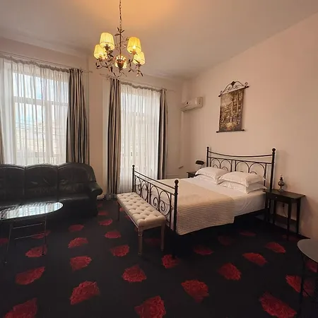 Royal 3* Крайова