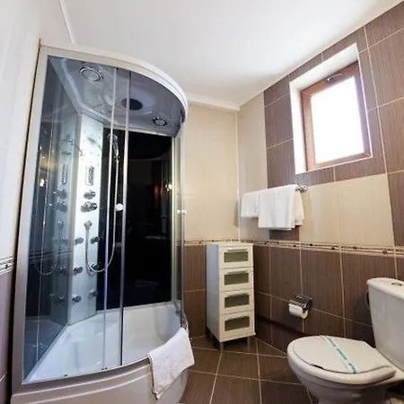 克拉约瓦皇家酒店 酒店