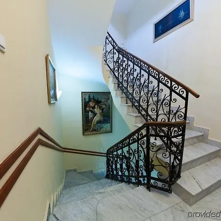 克拉约瓦皇家酒店 3* 克拉奥华