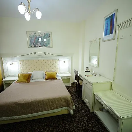 克拉约瓦皇家酒店 酒店