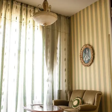 克拉约瓦皇家酒店 酒店 3*