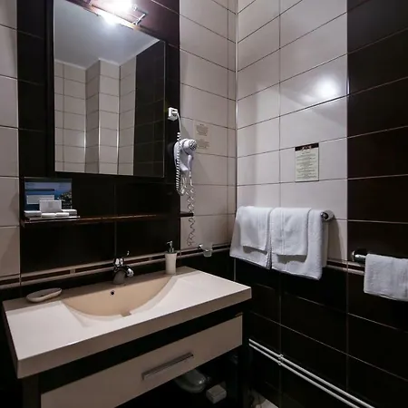 克拉约瓦皇家酒店 酒店 3*