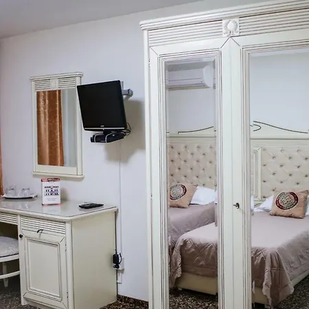 Royal Hotel 3*