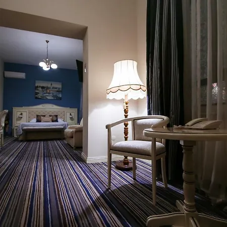 克拉约瓦皇家酒店 酒店