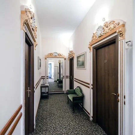 克拉约瓦皇家酒店 克拉奥华