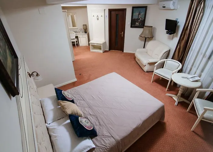 Royal 3* קריובה